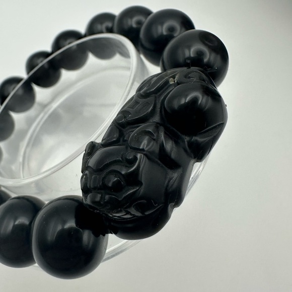 Silver Sheen Black Obsidian Beaded Bracelet with Pixiu Bead - Picture 2 of 15